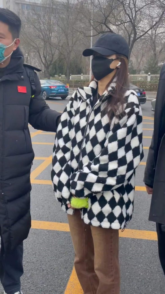 安妮花少儿英语学费接地气春晚孙怡私服贾玲优雅黄圣依好看