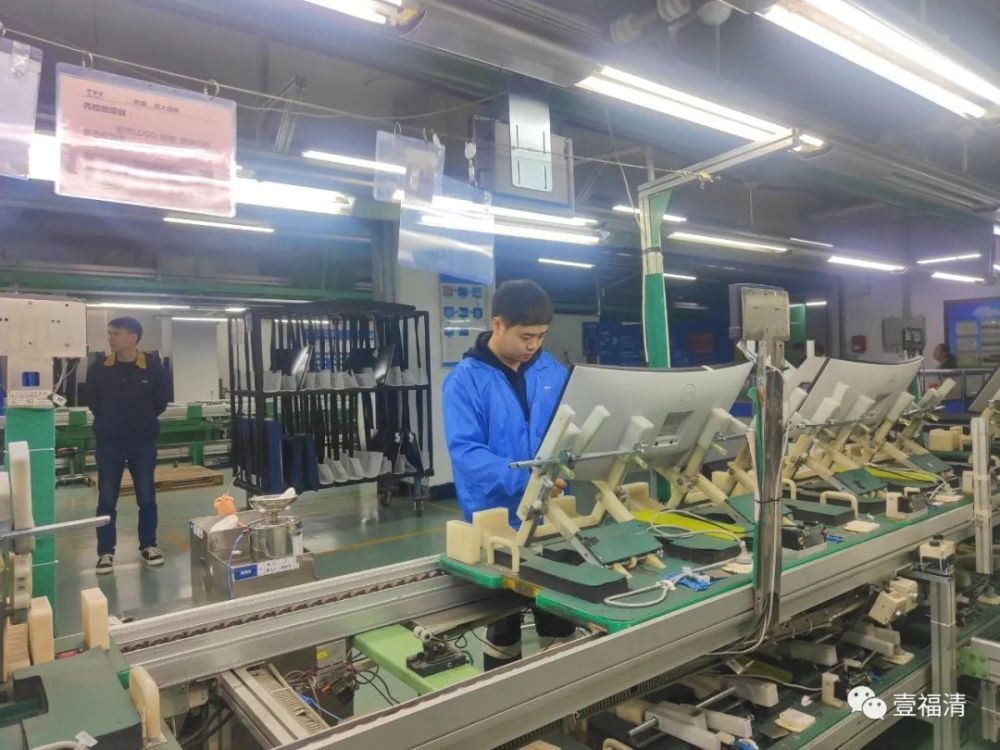 在冠捷科技集团,面对半数以上员工坚守岗位的情况,公司推出一系列暖心