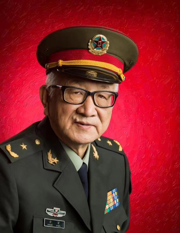 韩昕余专访越战英雄黄宏将军的艺术人生