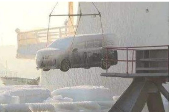 意想不到！一整船的汽车从日本运到俄罗斯，到目的地却变成了冰块腰花怎么炒不腥