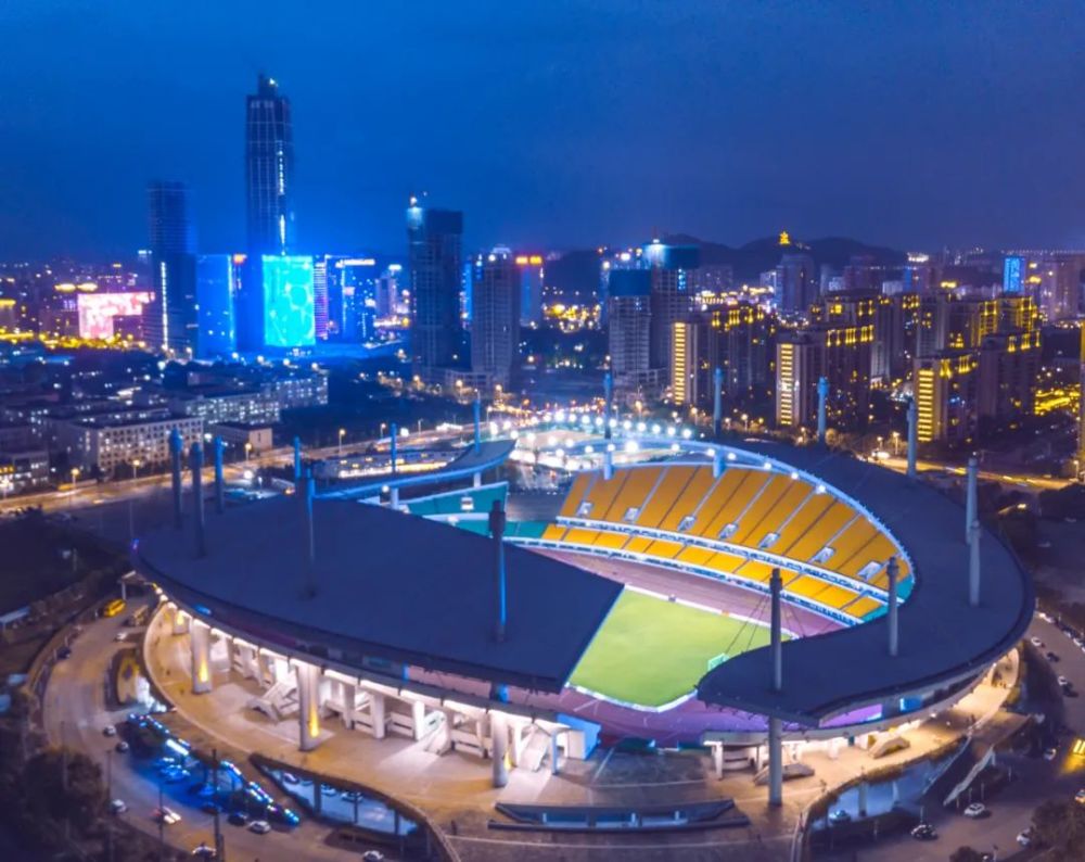 更好满足在台市民健身需求,台州社发集团下属台州市体育中心春节期间