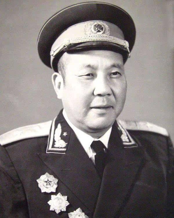 华北野战军有两个炮兵师,师长1人就能打出1个排的效果,他是谁?