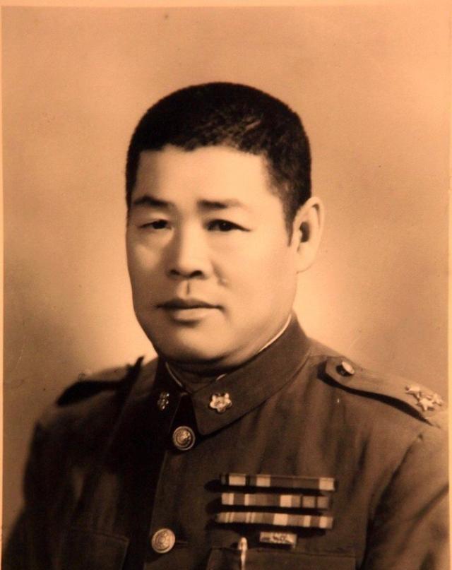 孙连仲,河北雄县人,1893年生,1912年编入第十六混成旅炮兵营任班长,就