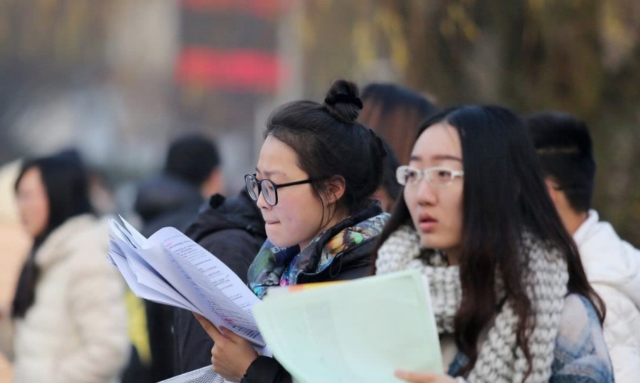 “我女儿不考研”,靠考研发家却不撑持女儿考,张雪峰的话很实际…(2023己更新)插图1