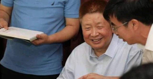 在2014年的时候,舒惠国还开了一场属于自己的小型书法展,这次展示