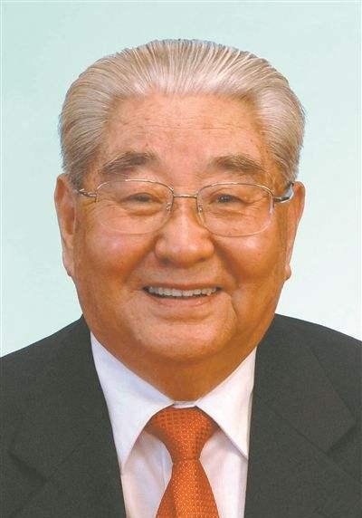 他,就是韩培信.