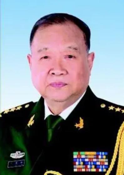 他15岁当通信兵后任广州军区司令员64岁被授予上将军衔
