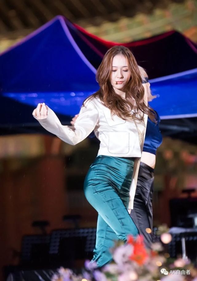 回味高冷女神郑秀晶的舞台魅力