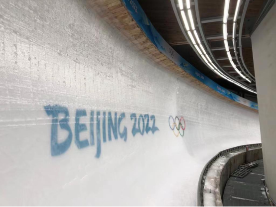 北京冬奥会赛场上的“氛围组”成功首秀去邮局的路用英文怎么说