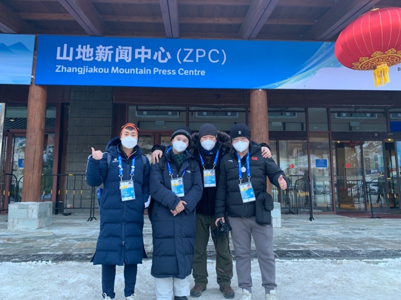 北京冬奥会赛场上的“氛围组”成功首秀去邮局的路用英文怎么说
