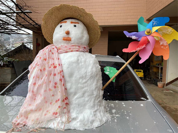 昆明下雪啦花样雪人秒变网红刷屏朋友圈