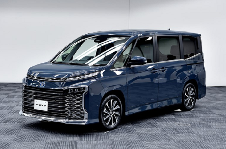 18万丰田小号埃尔法上线炫酷外观配20tcvt油耗仅4l