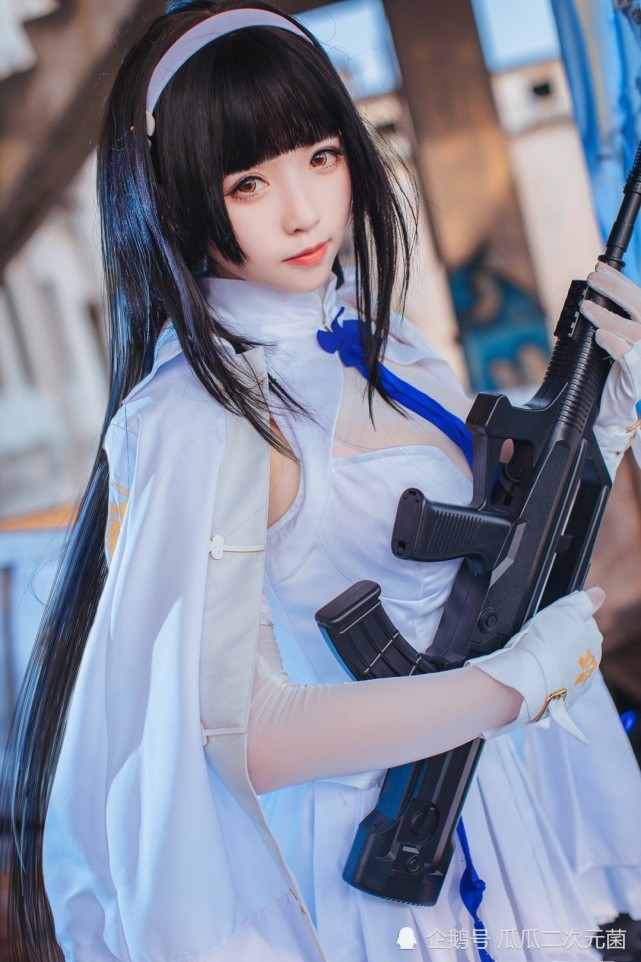 cosplay欣赏丨少女前线·95式丨指挥官,承蒙关照,有什么可以帮到您呢?