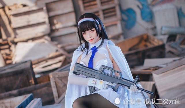 cosplay欣赏丨少女前线·95式丨指挥官,承蒙关照,有什么可以帮到您呢?