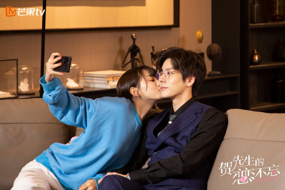 改编自夏达同名漫画的《长歌行》由导演朱锐斌执导,编剧为裴雨飞,常江