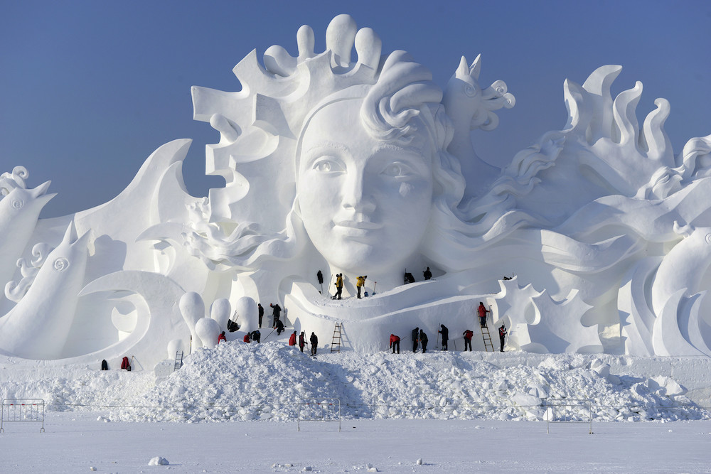 张宁阁和团队的雪雕作品雪雕是一门考验艺术家造型能力的艺术,同时