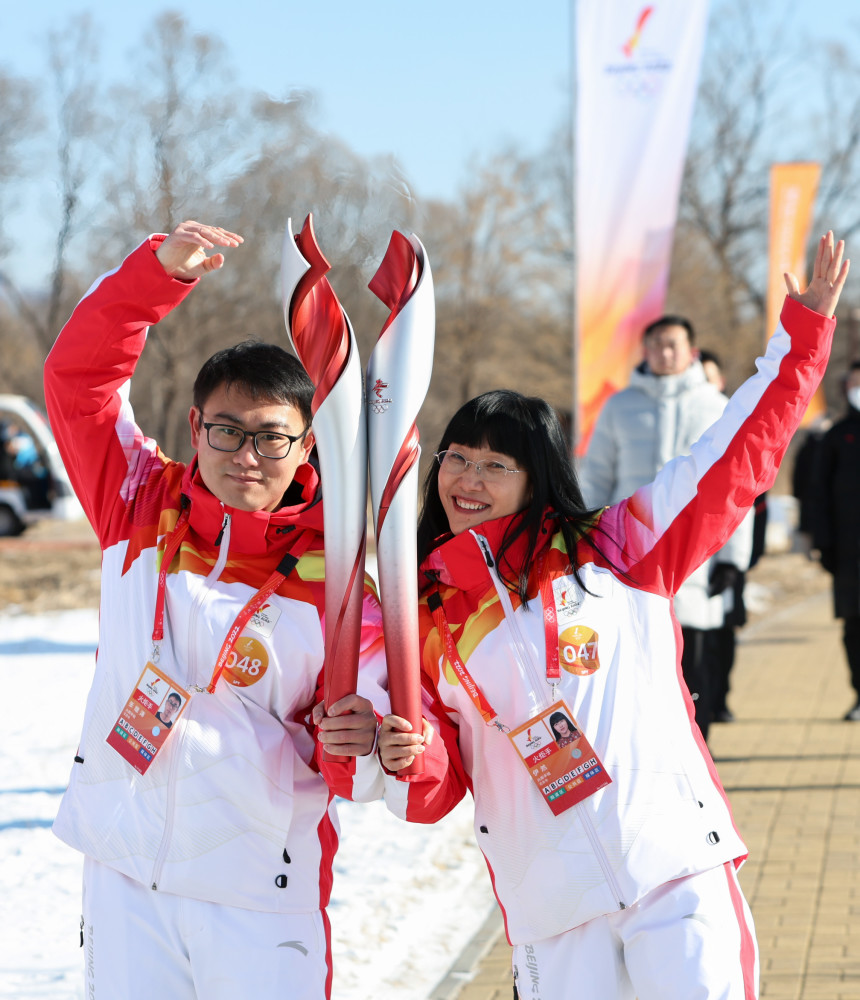 北京,2022年2月3日(北京冬奧會)北京冬奧會火炬在世葡園傳遞2月3日