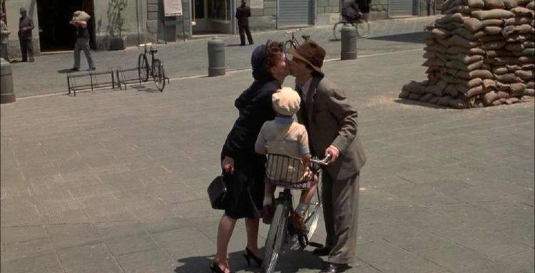 最感人十大电影排行榜_中国国产电影票房排行榜中国票房最高的十大电影(2)