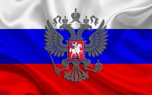 俄罗斯国徽双头鹰标志意喻着俄罗斯的现实地理位置,一头看西方,曳头