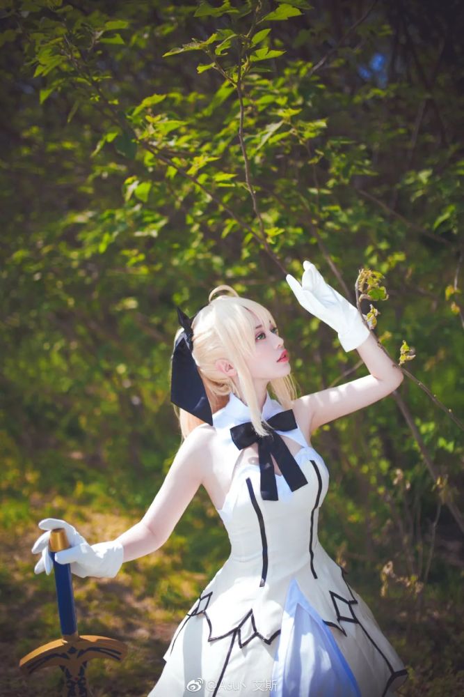 cosplay0271fategrandorder阿尔托莉雅saberlily