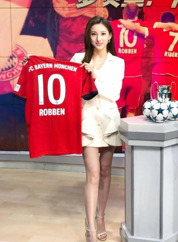 从走秀比基尼掉落到主持春晚马凡舒谁爱看谁看