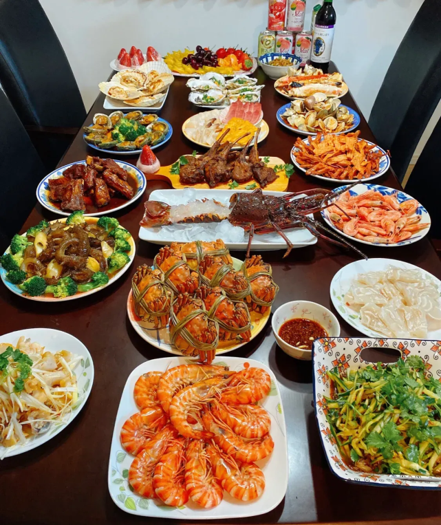 南北网友年夜饭大比拼佳肴满桌太馋人最后一桌实属天花板