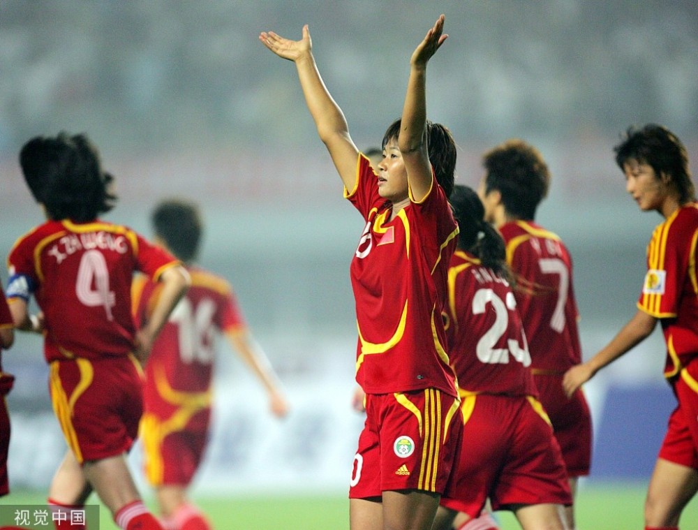 周深哭了 黄健翔哭了 众星祝贺中国女足夺冠 孟买之夜惹哭众人 腾讯新闻