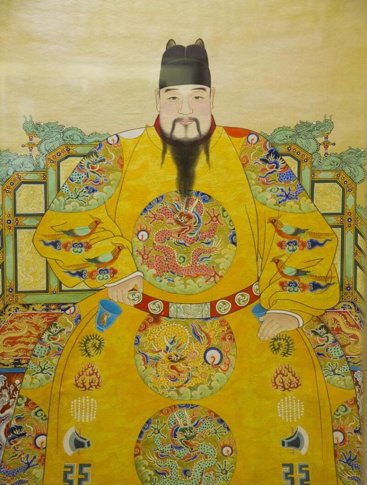 为什么宋朝皇帝不像别的朝代穿龙袍呢