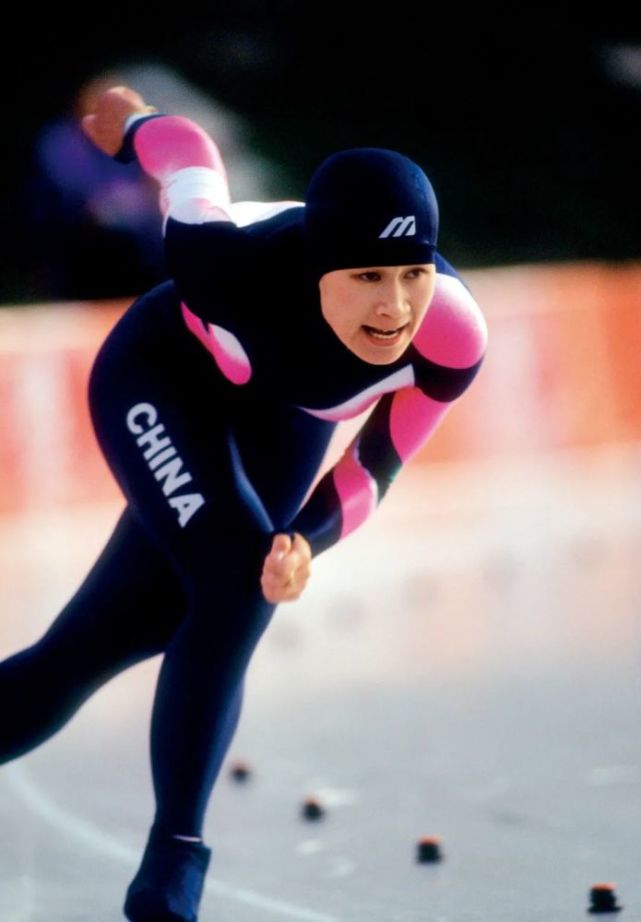 中国首个冬奥金牌运动员叶乔波杨杨杨韩晓鹏