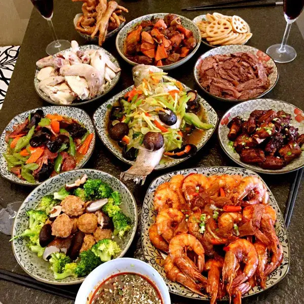 年初二晒走亲访友的饭菜菜品豪华又丰盛年味浓满满仪式感