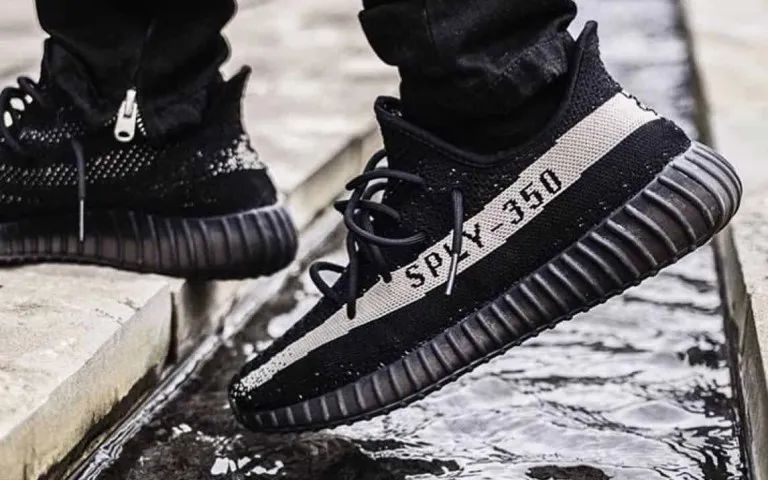 yeezy再曝重磅補貨消息經典350黑白配色即將再次發售油漆條系列全線