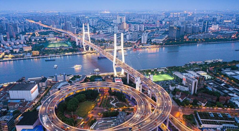 上海多少人口_中国西南一城市,面积大过13个上海5个北京,人口数量全国第一!