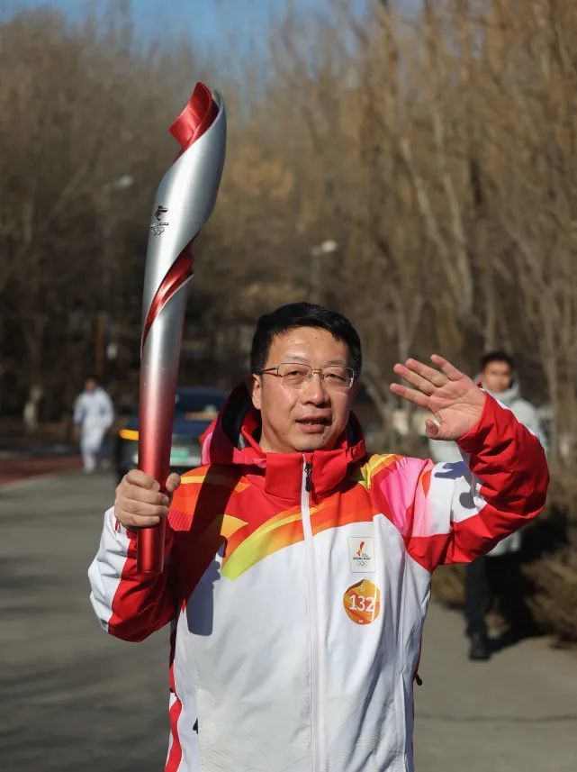 双奥建设者北京建院总工程师朱忠义担任冬奥火炬手