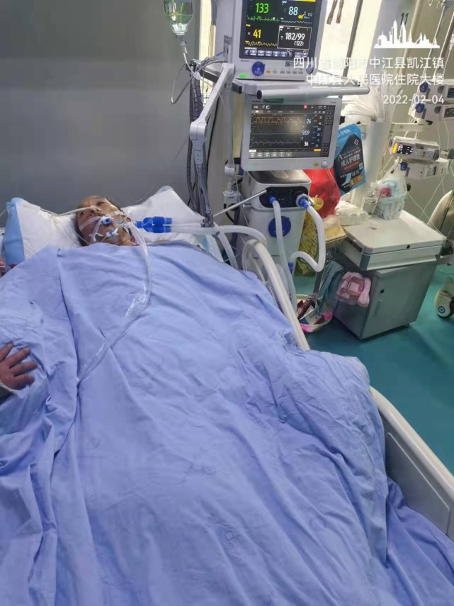 突发意外致使父亲昏迷长达20天icu外漫长的等待让这个家深陷绝望