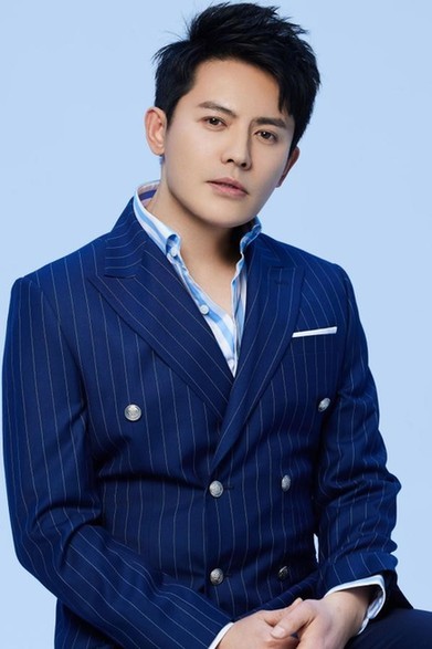 《老闺蜜》热播 崔鹏强势出击都市剧惹人瞩目