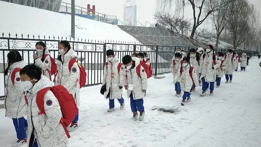 开幕式刷屏！北京多所中小学学生惊艳亮相对于体格发育的规律说法不正确的是