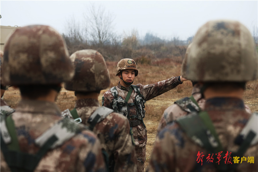 系统都在针对北慕？玩打野战力加到了中路，打野玩家看完沉默了000687保定天鹅