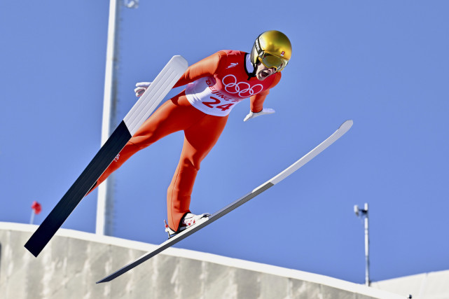 (北京冬奥会)跳台滑雪——男子个人标准台资格赛赛况