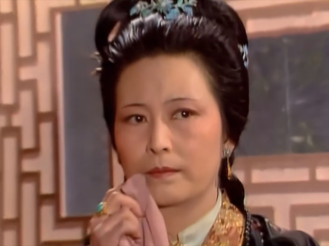 《红楼梦》王夫人:愚昧不会管孩子,贾府衰败"罪魁祸首"