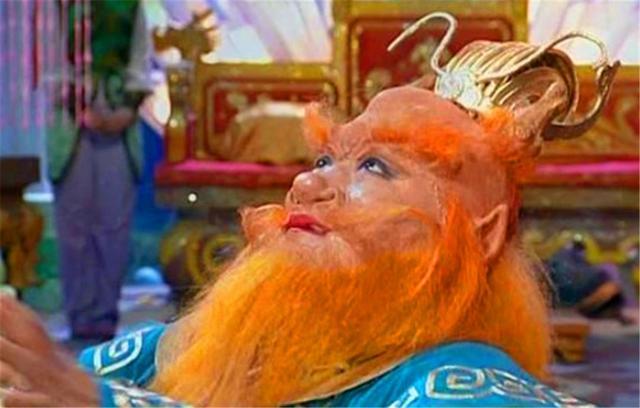 西游中,泾河龙王是一条神龙,为何要跪求人间天子李世民?