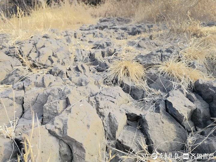 鬼斧神工记者带您了解临朐朐山火山口