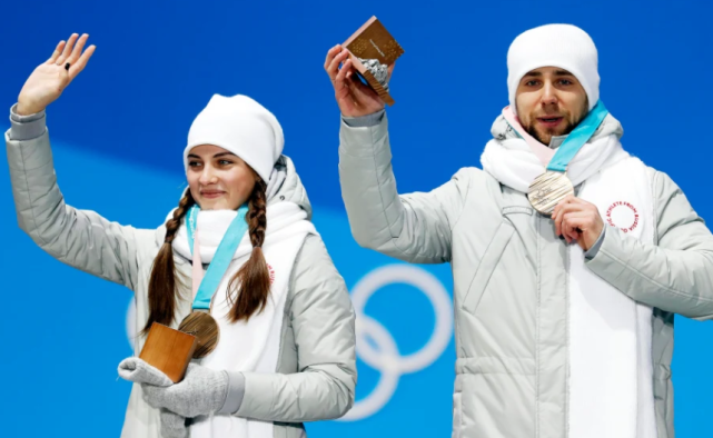 冬奥会外国运动员服装图片
