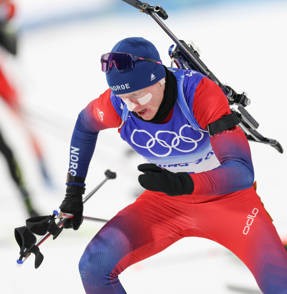 北京冬奥会冬季两项混合接力挪威队夺冠