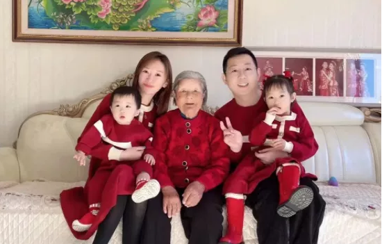 yy神豪9800万余额炸雷出事被抓刘一手团战插根文儿没钱了王小源归来