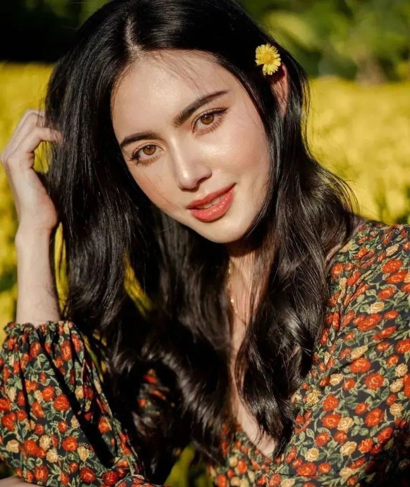 这位泰国小姐姐的写真,美丽又清纯!_腾讯新闻