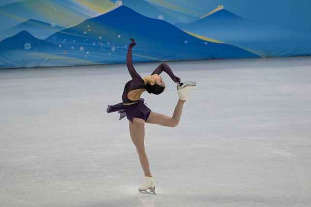 组图:00后少女破冰成蝶 朱易完赛冬奥花滑女单|花样滑冰|团体赛|朱易