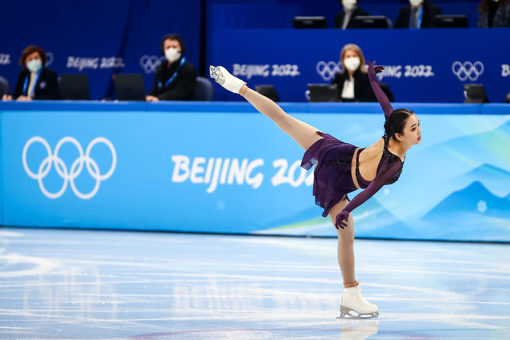 花样滑冰团体赛女单短节目朱易发挥欠佳中国队惊险晋级第二阶段