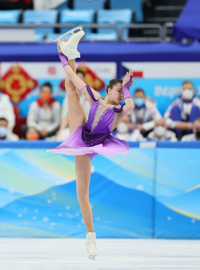 新华社记者 兰红光 摄2月6日,俄罗斯奥委会选手卡米拉·瓦利耶娃在