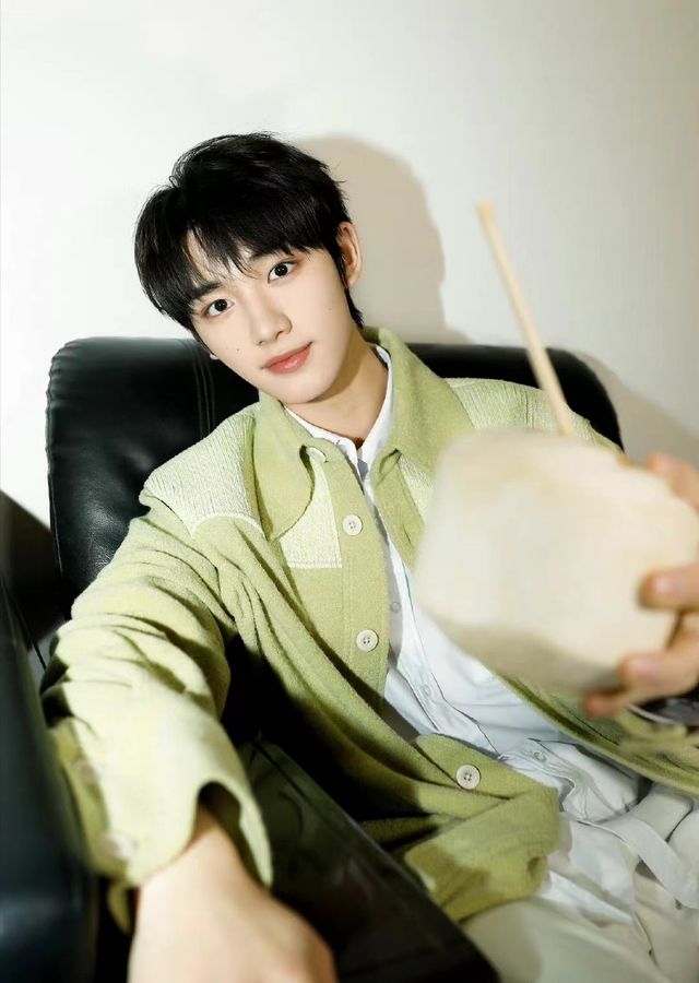 时代少年团丁程鑫多优秀啊,登上冬奥会开幕式,马嘉祺都不能比!插图8