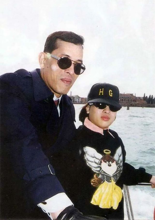 一直居住在德国的玛哈·哇集拉隆功怎么也没有想到,自己的飞机有一天